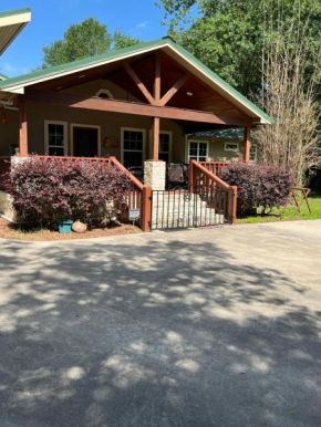 The Manor- 4 BR Home with Pool Table, Swimming Pond and Sand Volleyball